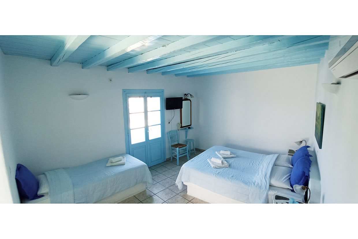 Hôtel Ampelos à Folegandros, chambre triple