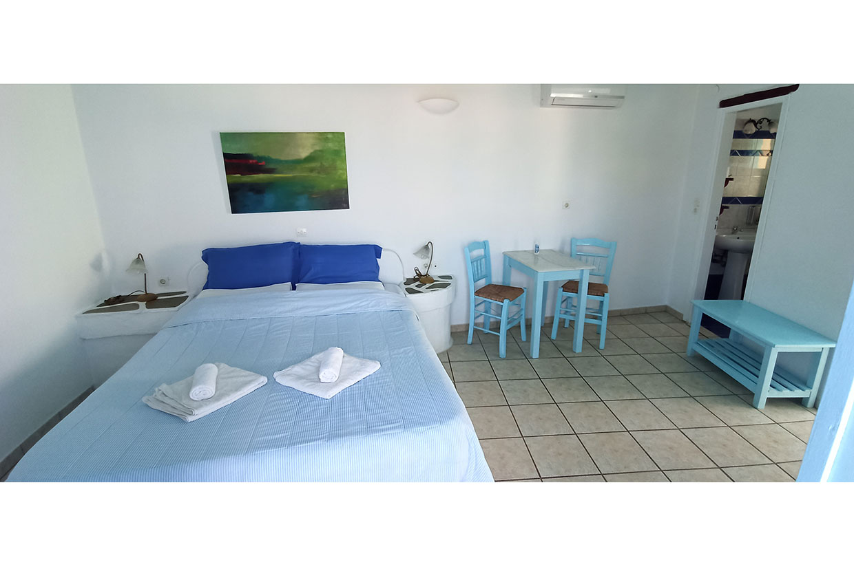 Hôtel Ampelos à Folegandros, chambre triple